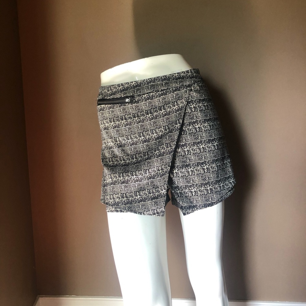 Fora Skort - image 1